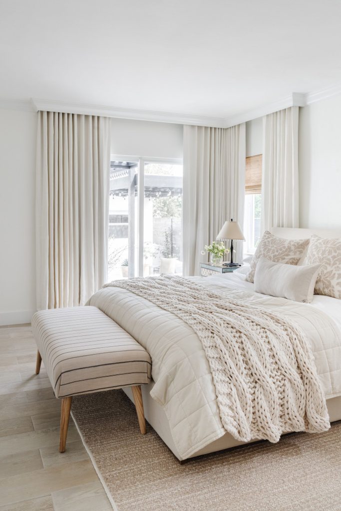 Pure White Color for Cozy Bedrooms