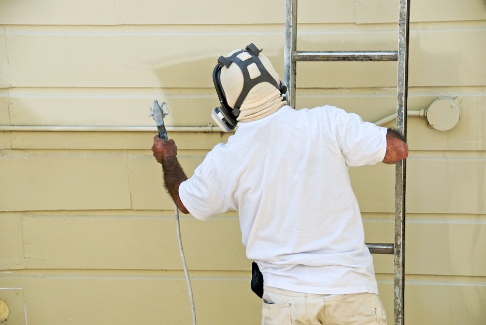 Spray Painting Homes